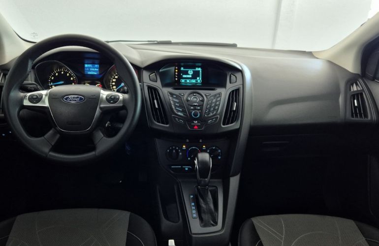 Ford Focus Fastback SE 2.0 PowerShift - Foto #9