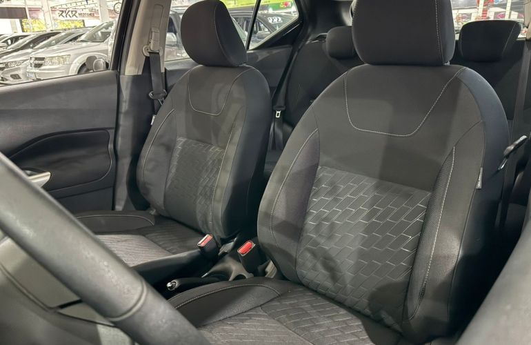 Nissan Kicks 1.6 16V Flexstart Advance - Foto #8