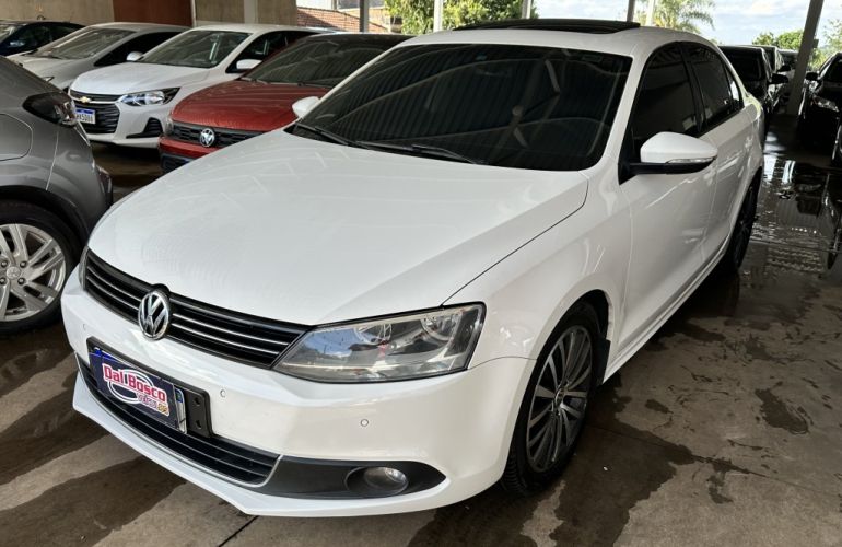 Volkswagen Jetta 2.0 TSI Highline DSG - Foto #1
