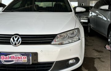 Volkswagen Jetta 2.0 TSI Highline DSG - Foto #4