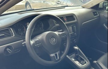 Volkswagen Jetta 2.0 TSI Highline DSG - Foto #9
