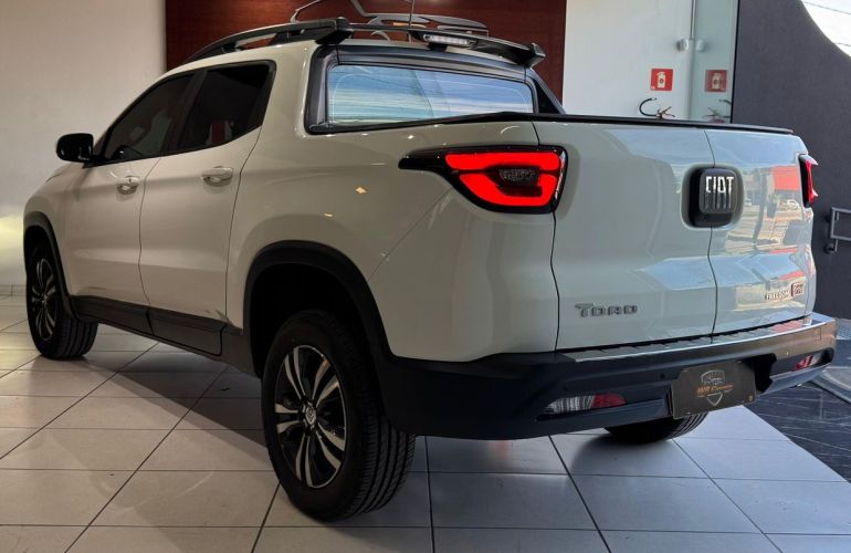 Fiat Toro 2.0 16V Turbo Volcano 4WD At9 - Foto #3
