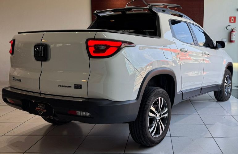 Fiat Toro 2.0 16V Turbo Volcano 4WD At9 - Foto #4