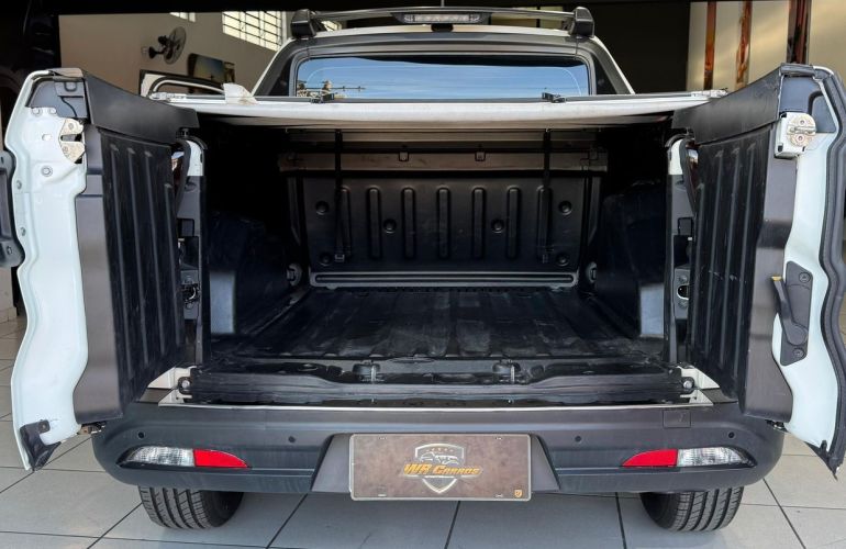 Fiat Toro 2.0 16V Turbo Volcano 4WD At9 - Foto #9