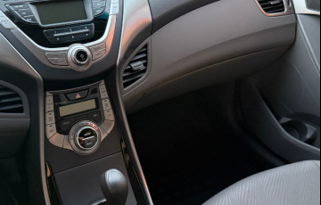 Hyundai Elantra Sedan 1.8 GLS - Foto #5