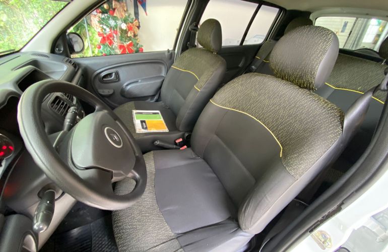 Renault Clio Expression 1.0 16V (Flex) - Foto #2