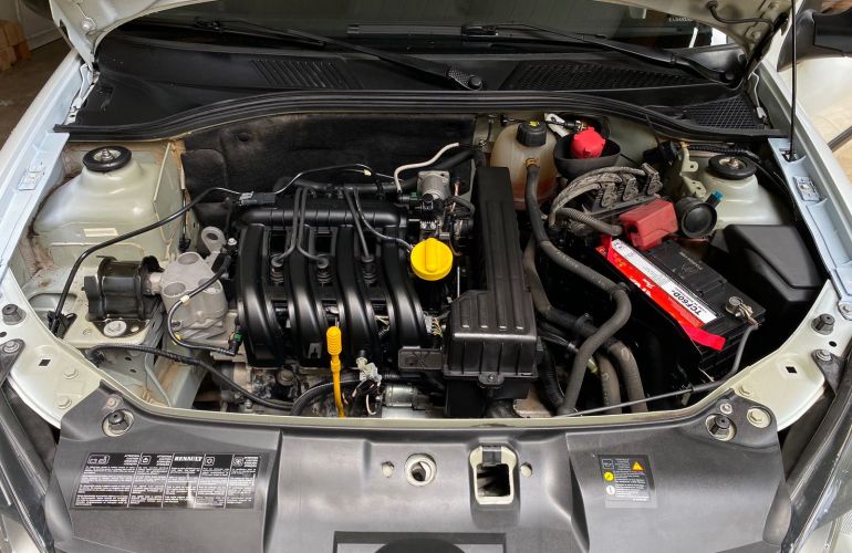 Renault Clio Expression 1.0 16V (Flex) - Foto #7