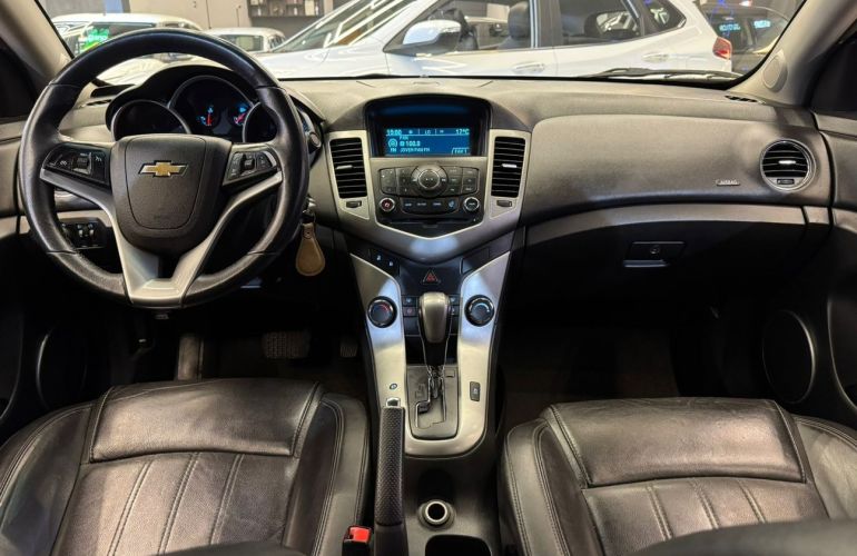 Chevrolet Cruze 1.8 LT 16V Sedan - Foto #8