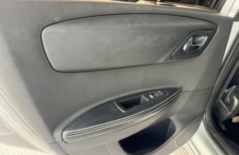 Citroën C4 GLX 1.6 (flex) - Foto #3