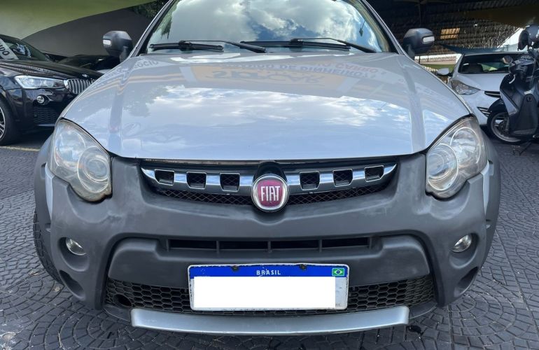 Fiat Strada 1.8 MPi Adventure CD 16v - Foto #1