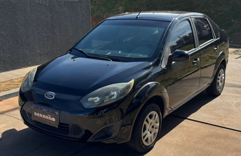 Ford Fiesta 1.6 SE Sedan 16v - Foto #2