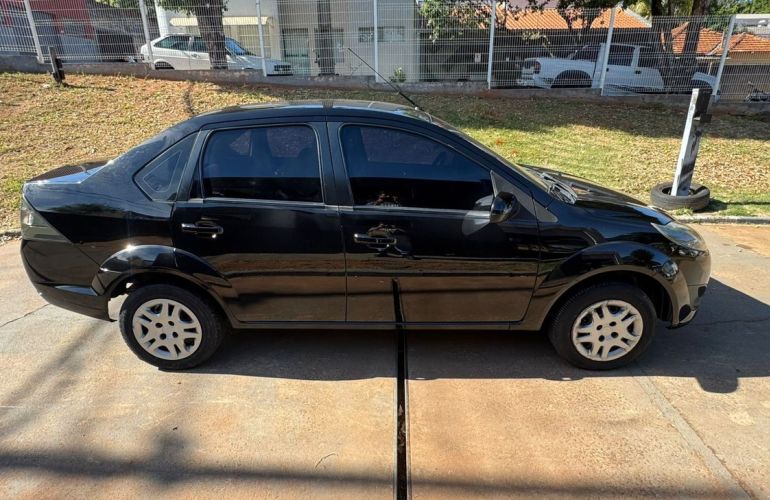 Ford Fiesta 1.6 SE Sedan 16v - Foto #4