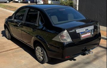 Ford Fiesta 1.6 SE Sedan 16v - Foto #8