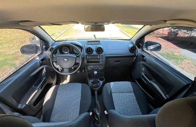 Ford Fiesta 1.6 SE Sedan 16v - Foto #10