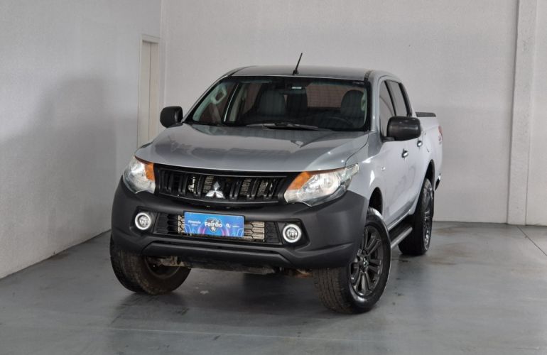 Mitsubishi L200 Triton 2.4 D GL 4WD - Foto #1