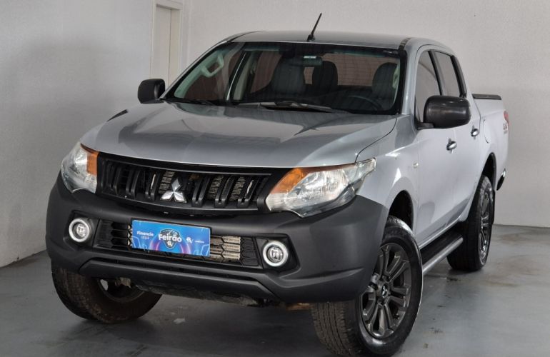 Mitsubishi L200 Triton 2.4 D GL 4WD - Foto #2
