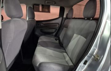 Mitsubishi L200 Triton 2.4 D GL 4WD - Foto #8