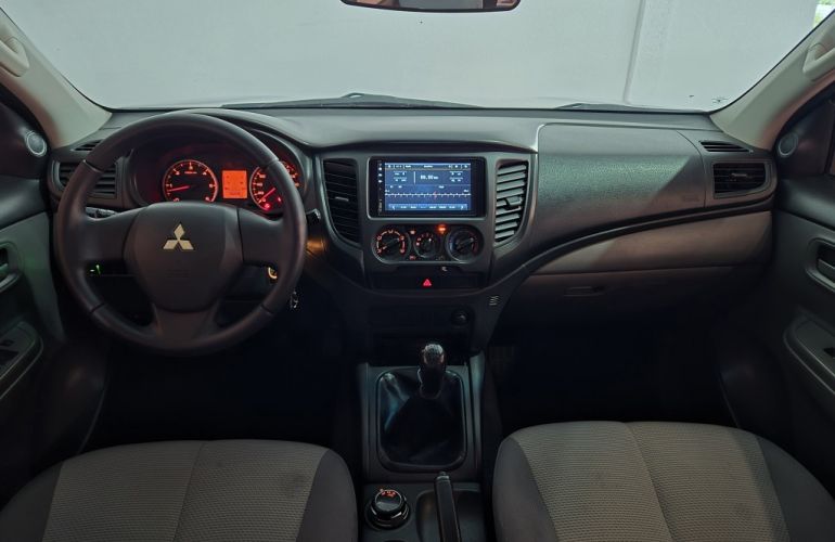 Mitsubishi L200 Triton 2.4 D GL 4WD - Foto #9