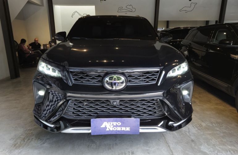 Toyota Hilux Sw4 2.8 D-4d Turbo Diamond 7l 4x4 - Foto #2
