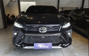 Toyota Hilux Sw4 2.8 D-4d Turbo Diamond 7l 4x4 - Foto #2