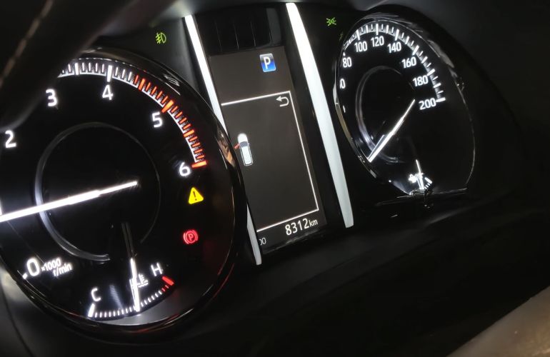 Toyota Hilux Sw4 2.8 D-4d Turbo Diamond 7l 4x4 - Foto #7