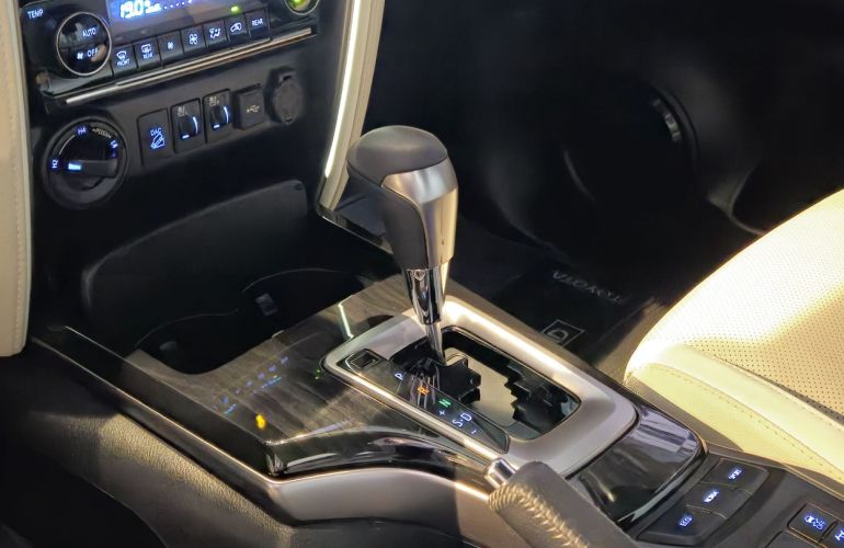 Toyota Hilux Sw4 2.8 D-4d Turbo Diamond 7l 4x4 - Foto #10