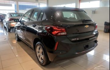 Chevrolet Onix 1.0 - Foto #8