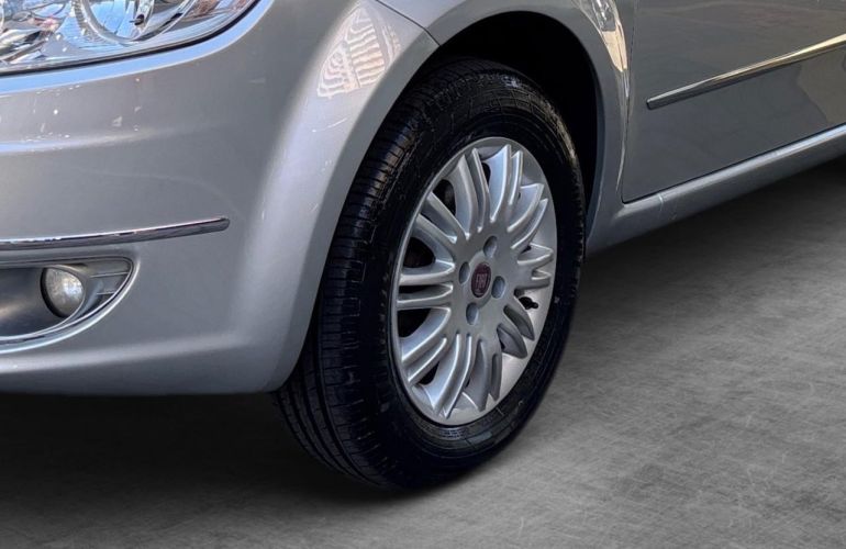 Fiat Linea 1.8 Essence 16v - Foto #6