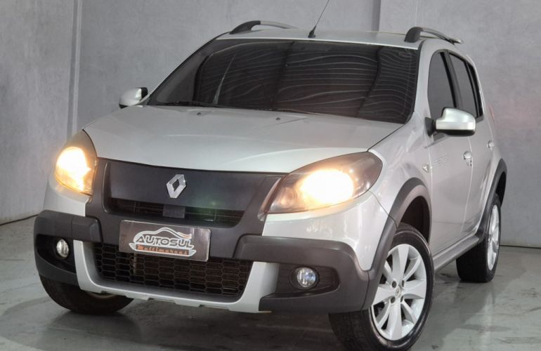 Renault Sandero Stepway 1.6 8V - Foto #2