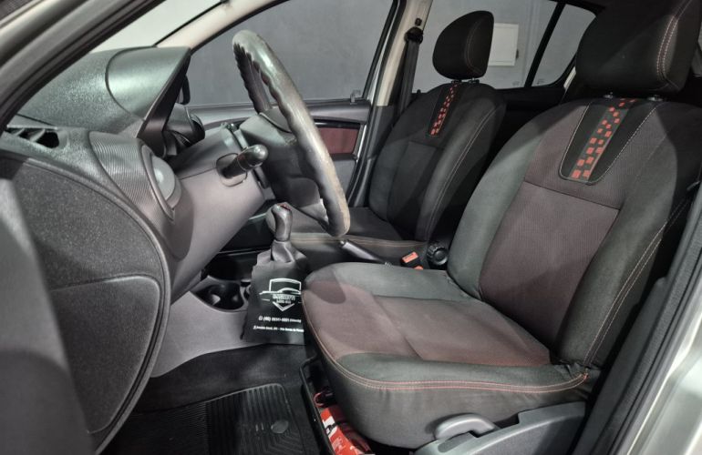 Renault Sandero Stepway 1.6 8V - Foto #7