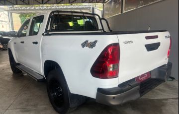 Toyota Hilux CD 2.8 TDI STD Power Pack 4WD - Foto #4