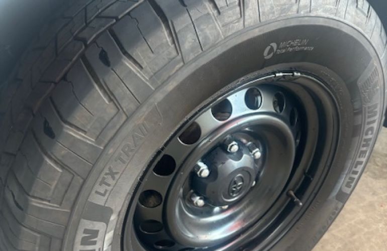 Toyota Hilux CD 2.8 TDI STD Power Pack 4WD - Foto #6