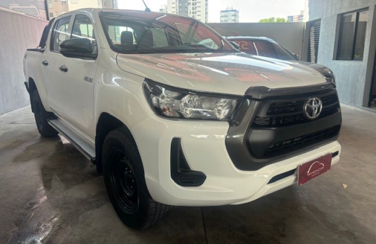 Toyota Hilux CD 2.8 TDI STD Power Pack 4WD - Foto #7