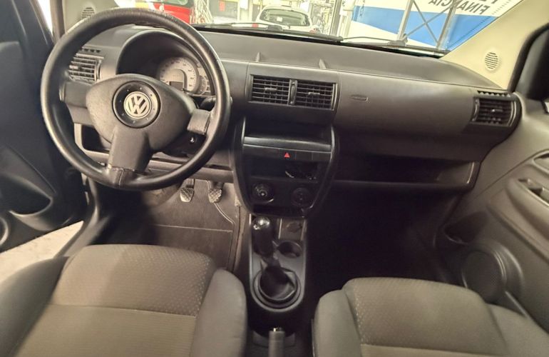 Volkswagen Fox City 1.0 8V (Flex) 2p - Foto #8