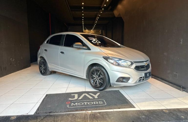 Chevrolet Onix 1.0 MPFi Joy 8V Flex 4p Manual - Foto #3