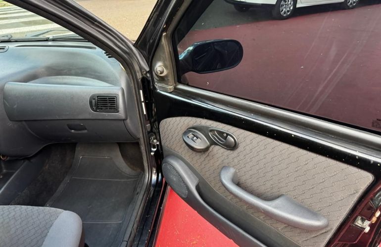 Fiat Palio 1.0 MPi Elx 30 Anos 8v - Foto #5