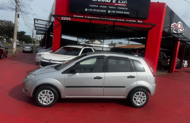 Ford Fiesta 1.0 MPi Personnalité 8v - Foto #1