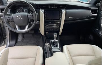 Toyota Hilux Sw4 2.8 D-4d Turbo Diamond 7l 4x4 - Foto #5
