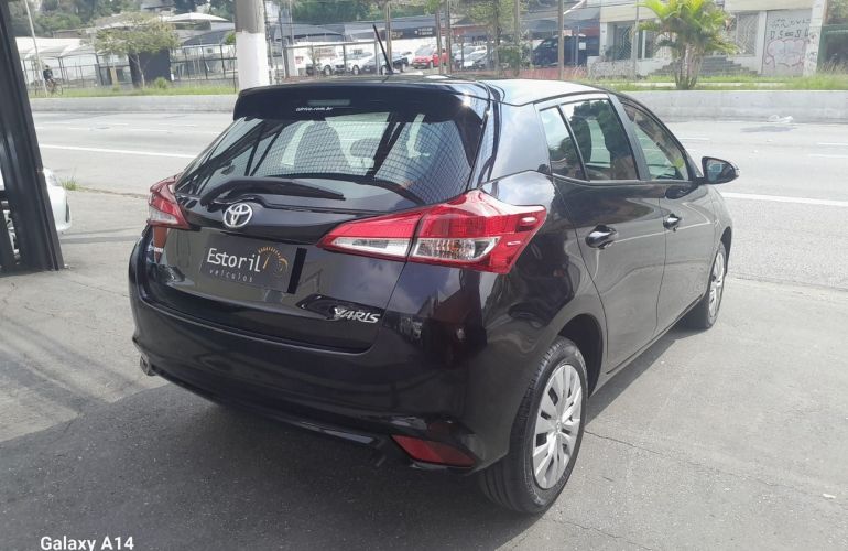 Toyota Yaris 1.5 Xl - Foto #2