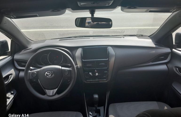 Toyota Yaris 1.5 Xl - Foto #4