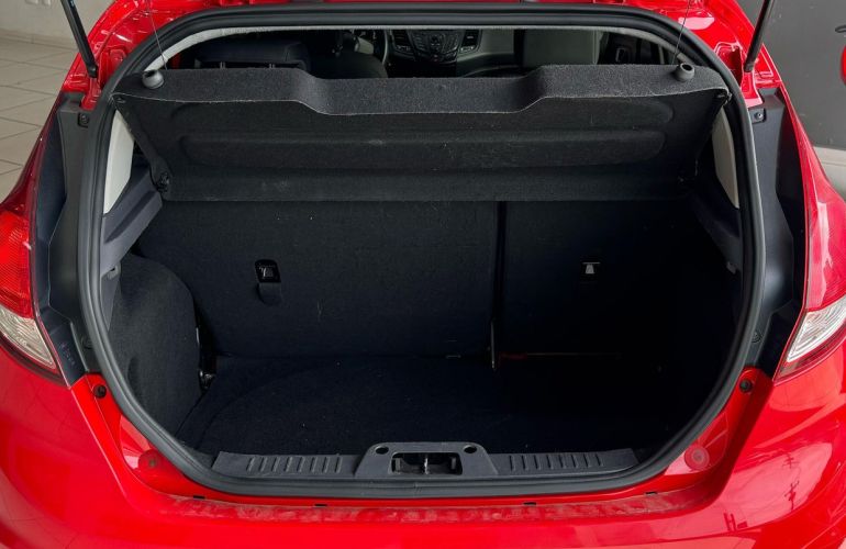 Ford Fiesta 1.6 SE Hatch 16v - Foto #9