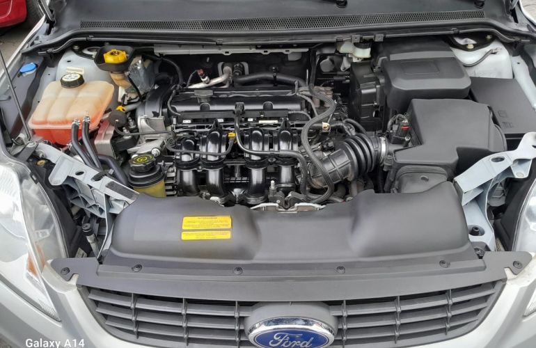 Ford Focus 1.6 8v - Foto #6