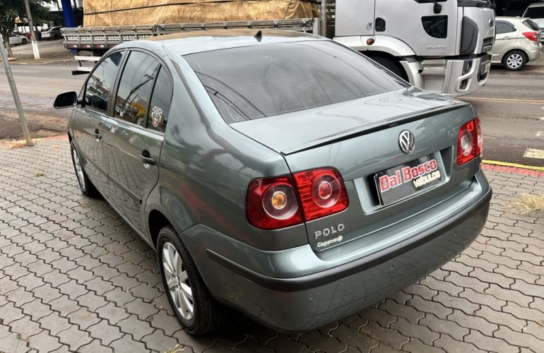 Volkswagen Polo Hatch Comfortline 1.6 8V - Foto #4