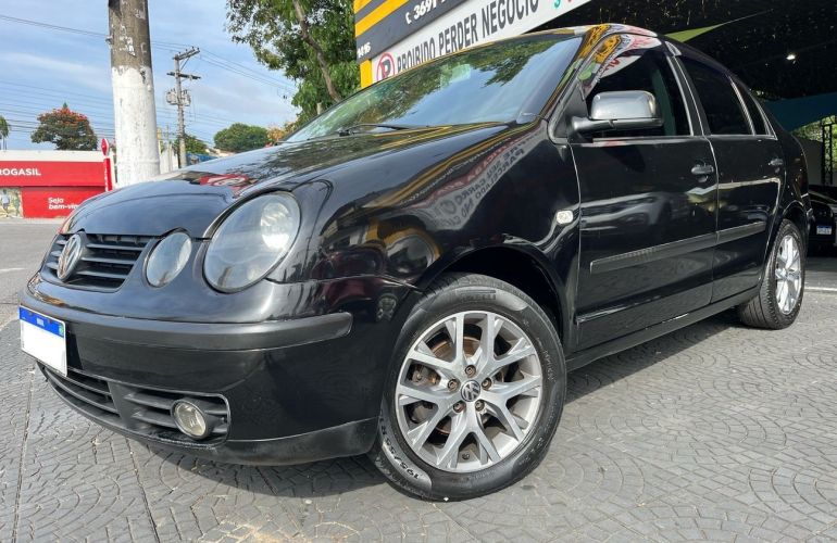 Volkswagen Polo Sedan 1.6 8V - Foto #2