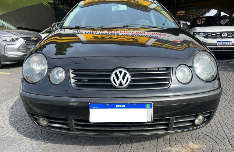 Volkswagen Polo Sedan 1.6 8V - Foto #3