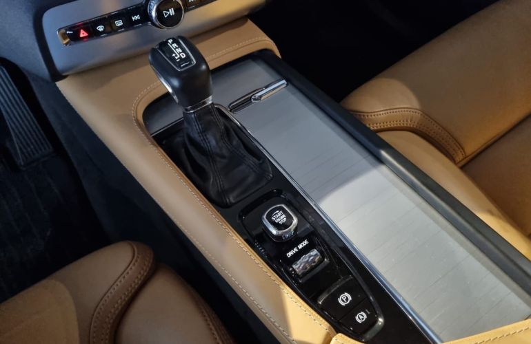 Volvo XC90 2.0 T6 Momentum AWD - Foto #8