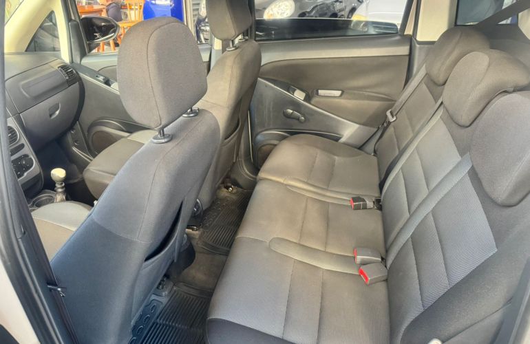 Fiat Idea Attractive 1.4 8V (Flex) - Foto #4