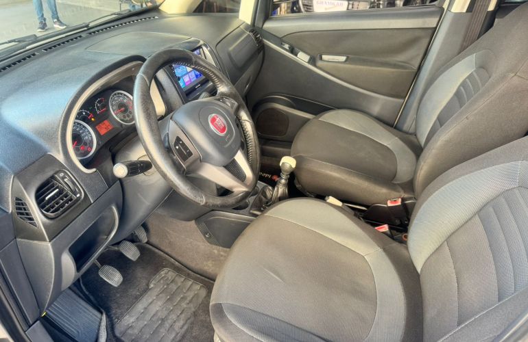 Fiat Idea Attractive 1.4 8V (Flex) - Foto #5