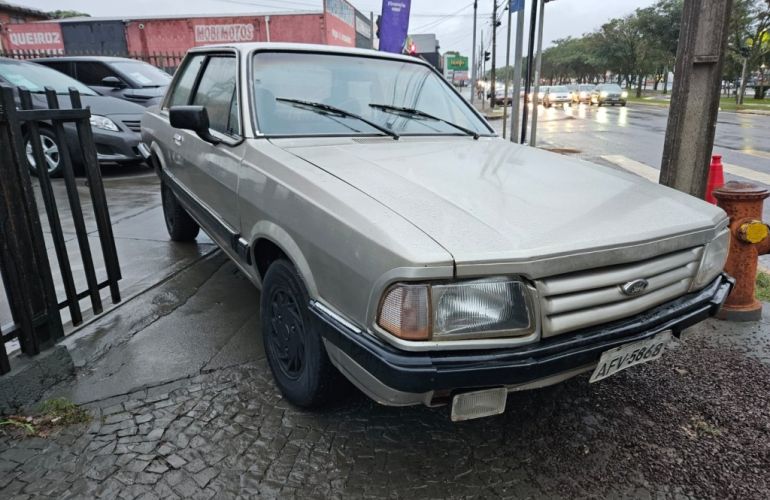 Ford Del Rey Sedan GL 1.8 - Foto #2
