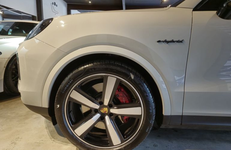 Porsche Cayenne 3.0 V6 E-hybrid AWD S - Foto #4